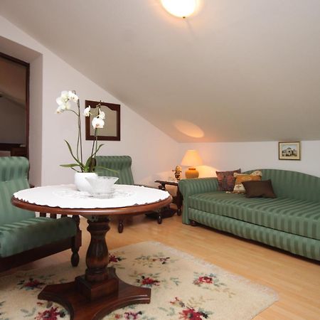 Apartments And Rooms With Parking Space Cunski, Losinj - 2498 Номер фото