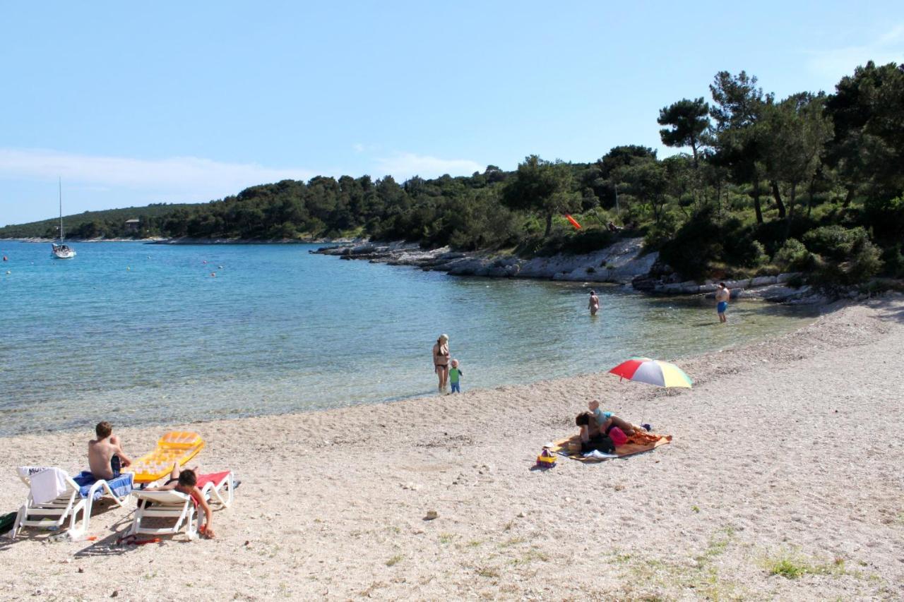 Apartments And Rooms With Parking Space Cunski, Losinj - 2498 Экстерьер фото