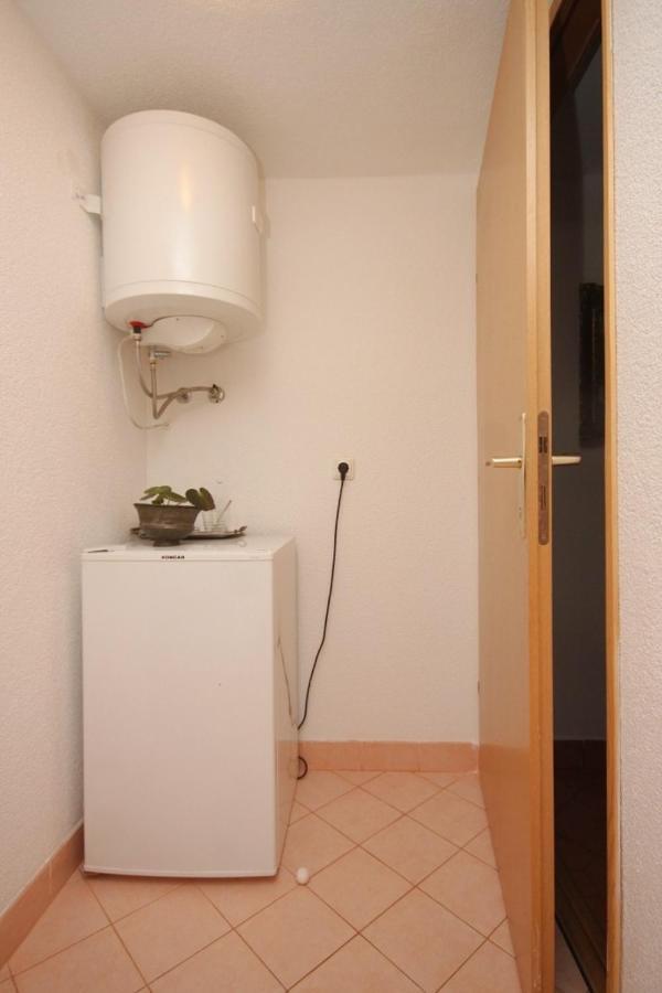 Apartments And Rooms With Parking Space Cunski, Losinj - 2498 Экстерьер фото
